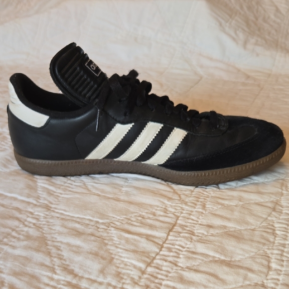 Adidas Men's Black and White Classic Sneakers - Picture 5 of 6